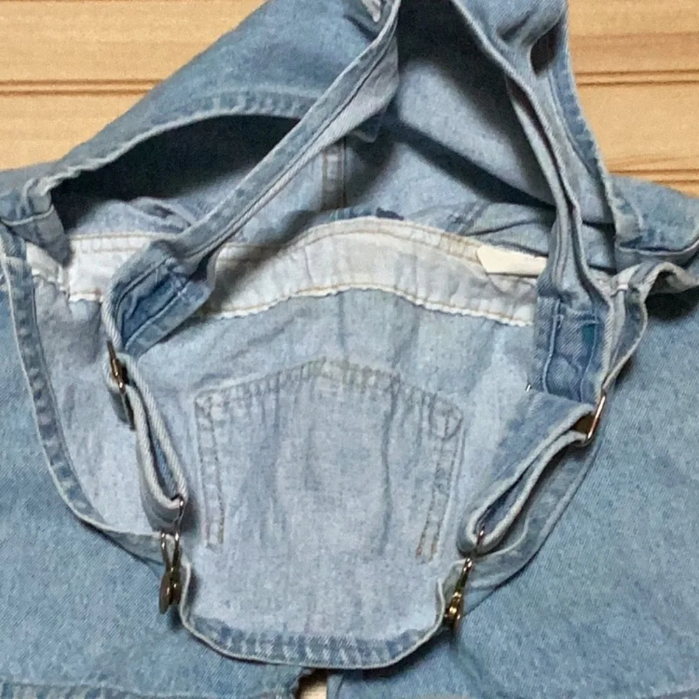 Vintage OshKosh B’Gosh Vestbak Light Wash Blue Denim Overall Jean Shorts Sz 5‎